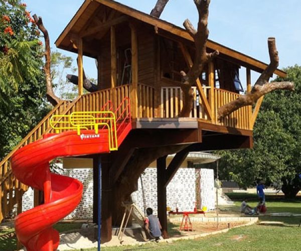 Wooden-Tree-House